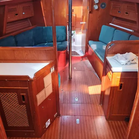 Hotel en barco Yate